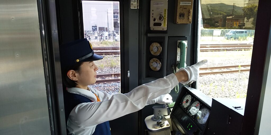 【開催終了】【ゆいテラスのおしごと図鑑】駅員＆運転士のおしごと