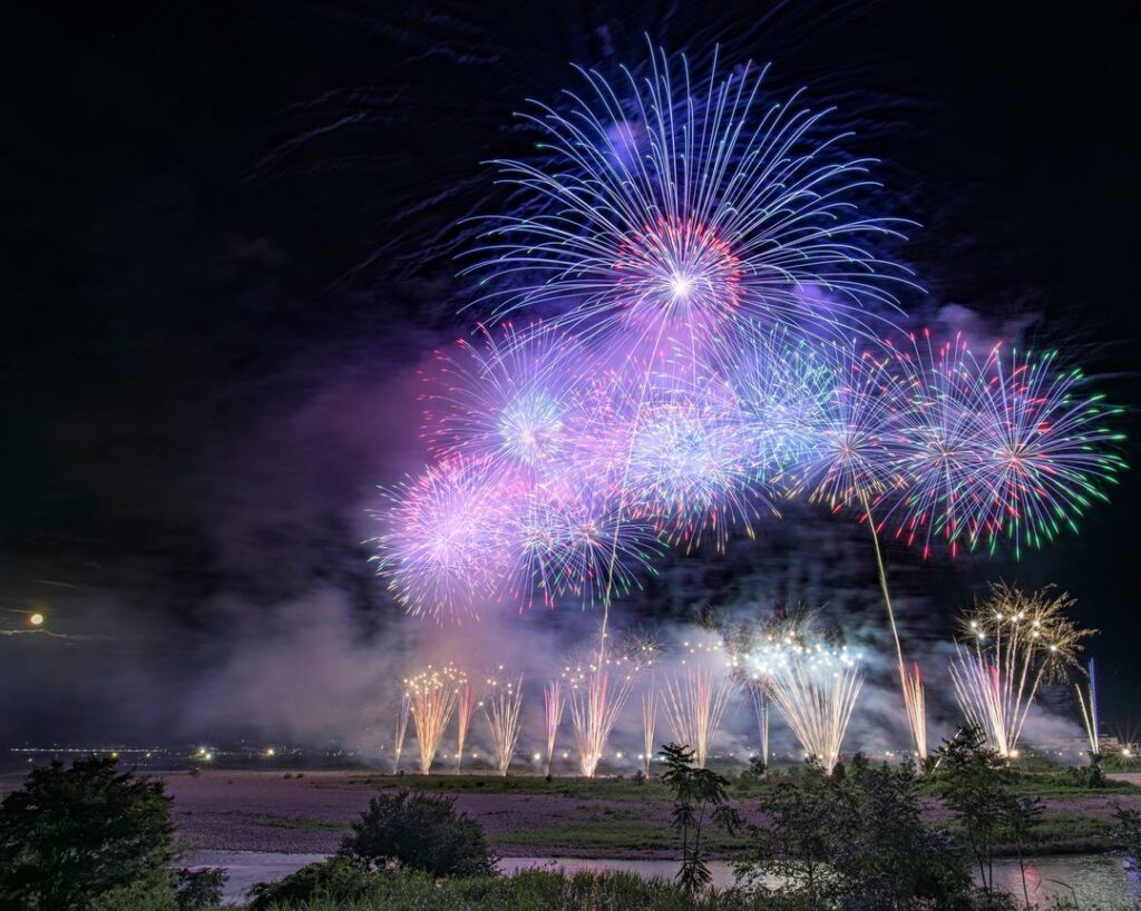 紀の川橋本SUMMERBALL
写真提供：南海電鉄地域発見クリエイターズ課　SUBALさん