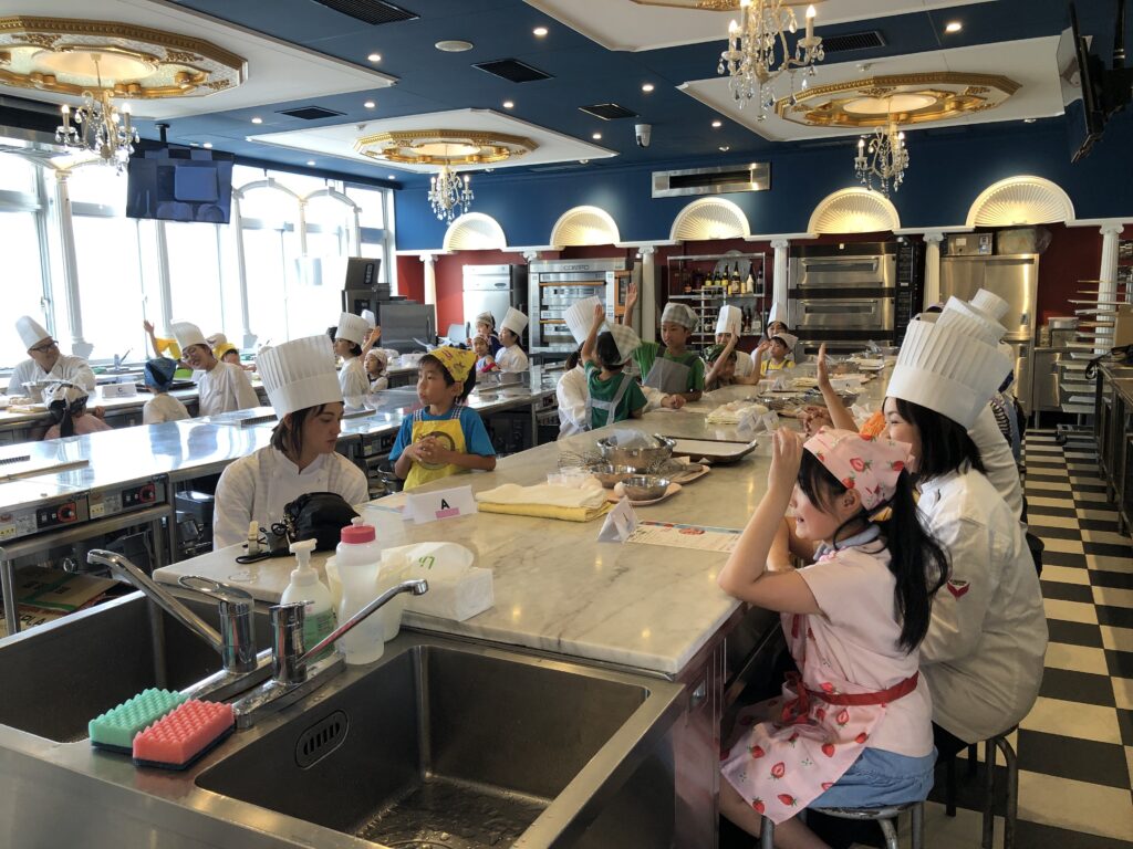 板前さんに挑戦！目の前で見る魚の<br>解体ショー＆プロ直伝の飾り寿司づくり<br>パンフレットNo.16