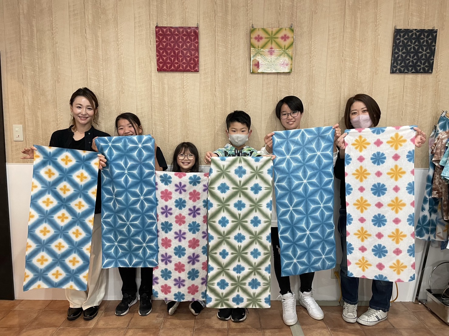 どんな柄が出来るかな？？わくわく！手ぬぐい染め体験<br>パンフレットNo.30